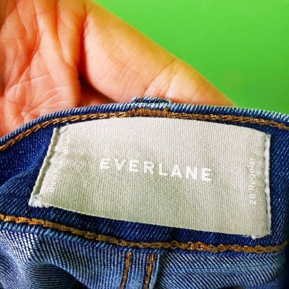 Everlane Women's High Rise Comfy Stretchy Denim Tappered Jeans SZ 28 Reg - Picture 7 of 10